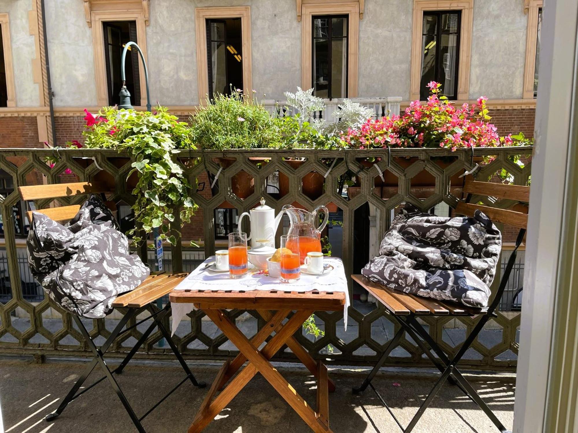 La Casa Di Ringhiera - Silenzioso Appartamento Di Charme Con Balcone Nel Quadrilatero Romano 토리노 외부 사진